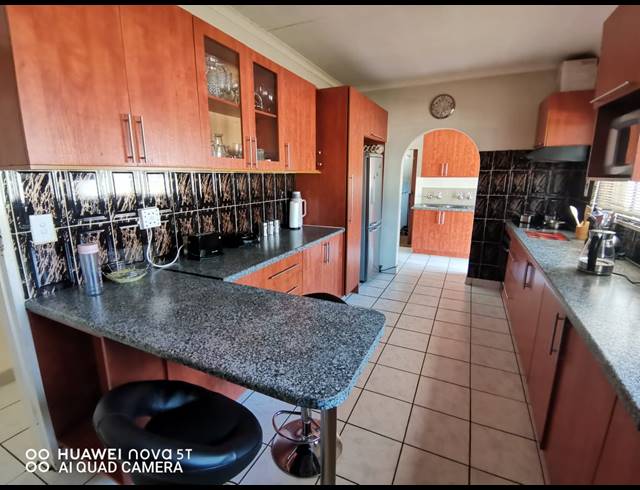 4 BEDROOM HOUSE FOR SALE IN BIRCH ACRES